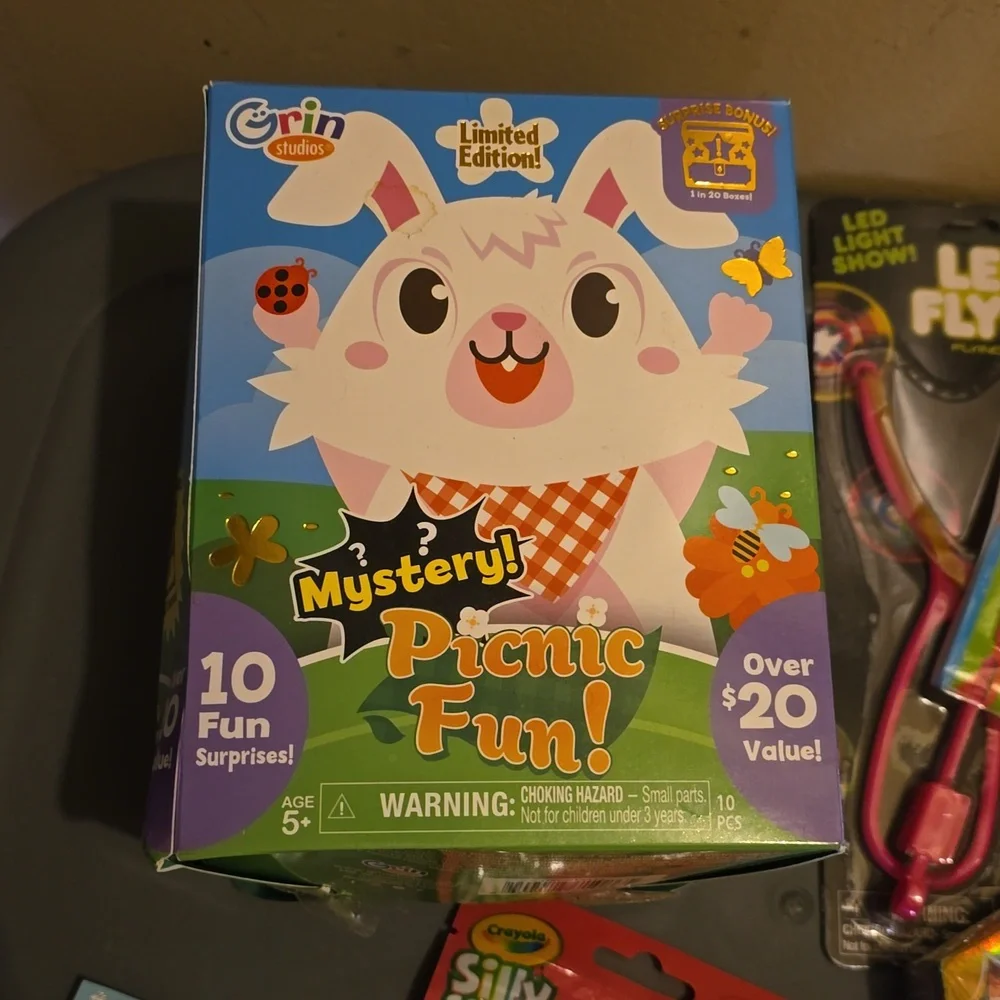 Lot of girls toys LOL, Doorable, Grin 10 fun surprises, Crayola Dough, more - Picture 4 of 5